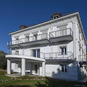 https://la-lincolnia.hotelitalianriviera.com